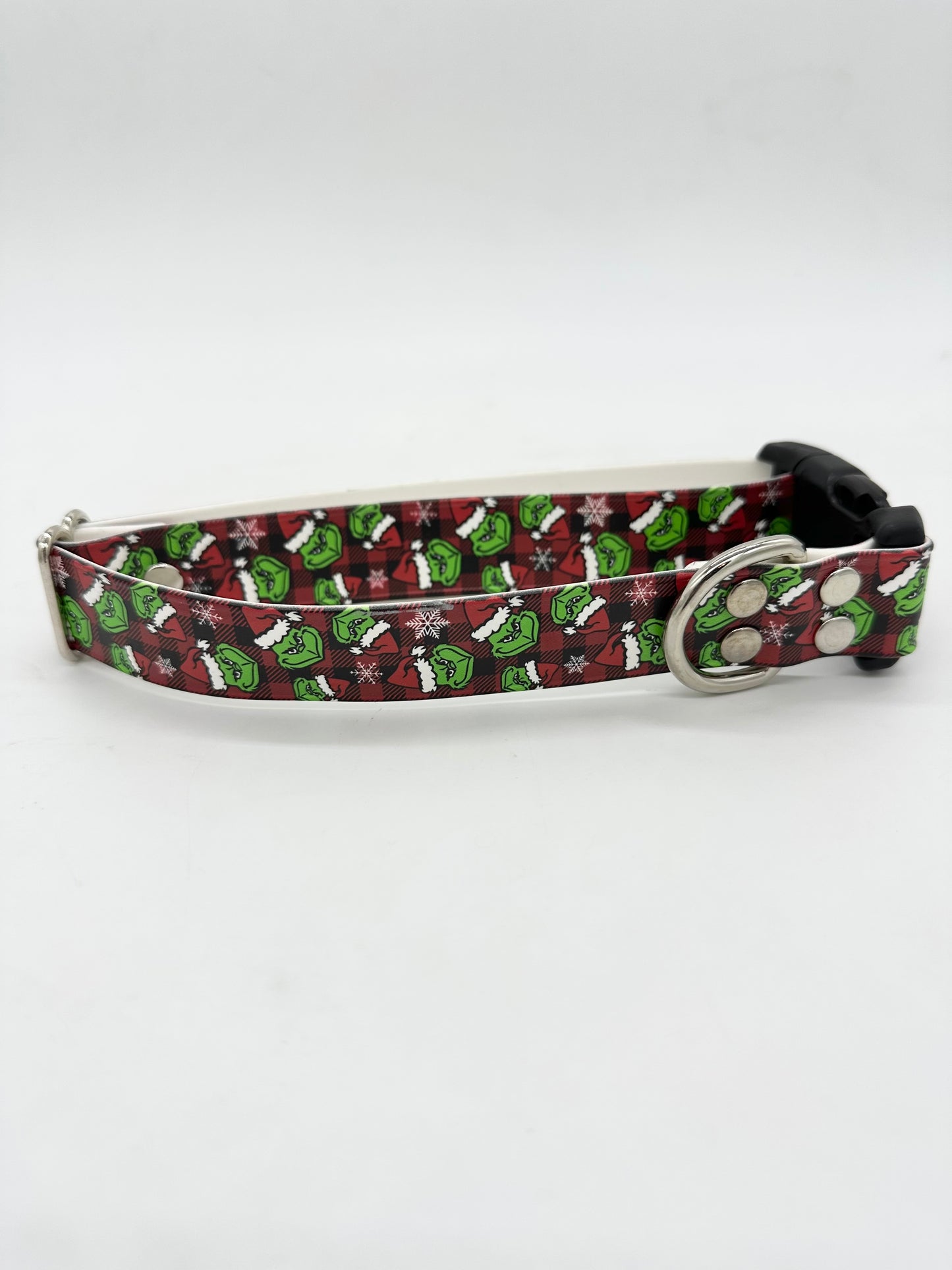 Mean Green Guy Buckle Collar
