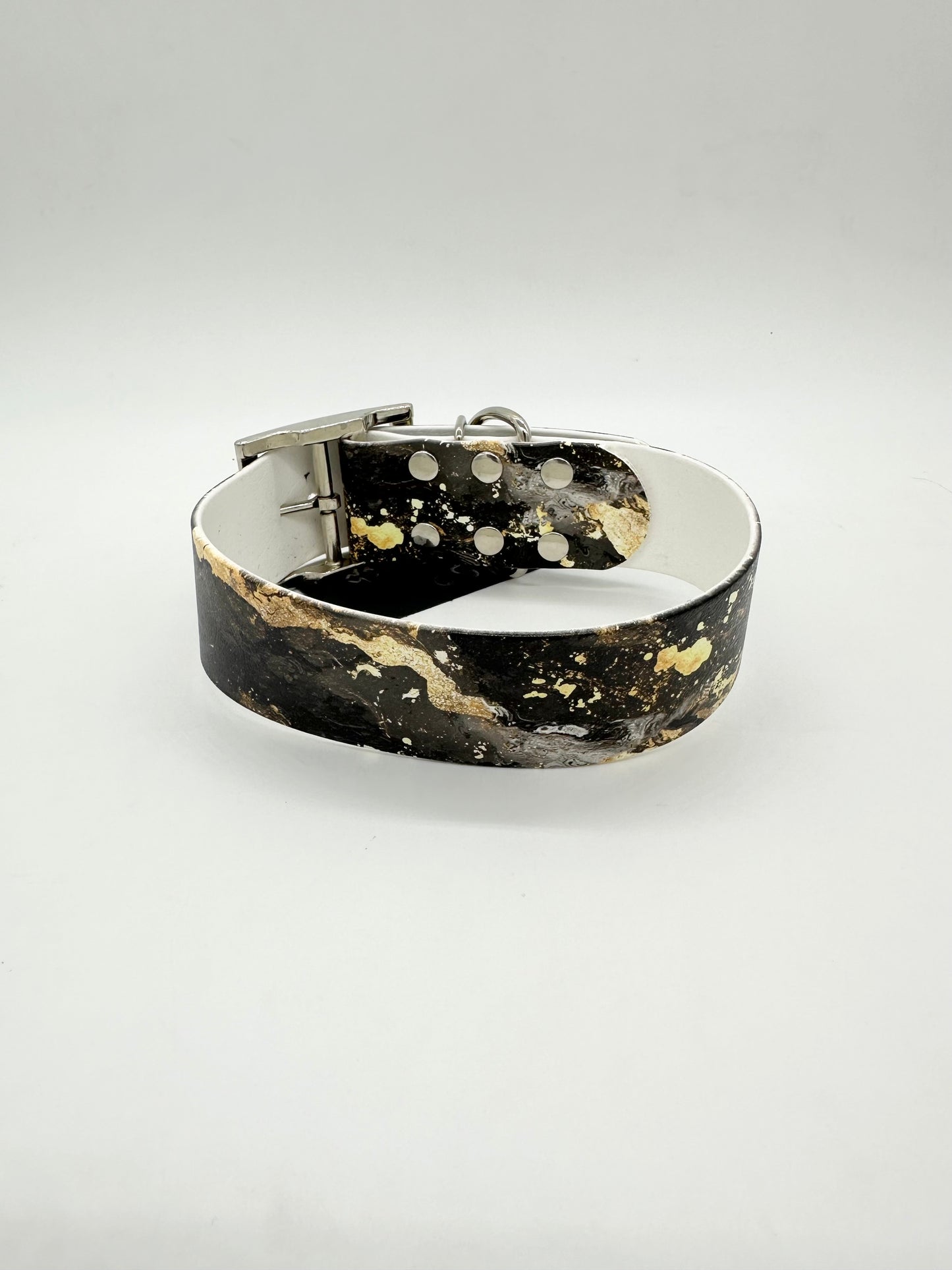 Black and Gold Collar